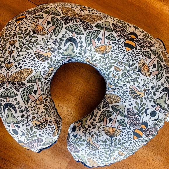 Flynn & Co • Handmade nursing pillow cover & boppy pillow - Picture 1 of 5